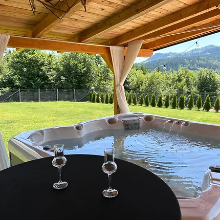 Ema Villa Pale